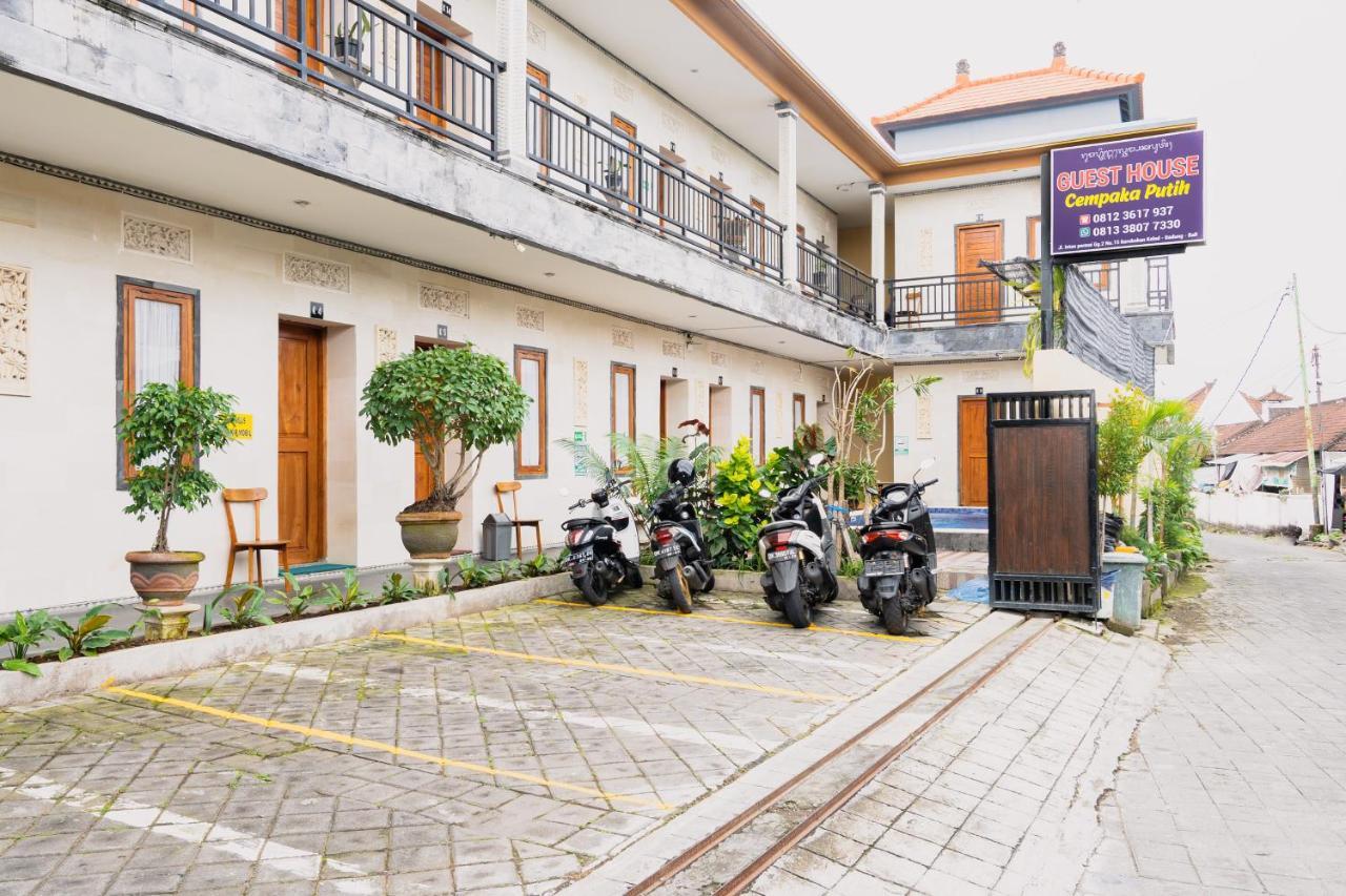 Guesthouse Cempaka Putih Σεμινιάκ Εξωτερικό φωτογραφία